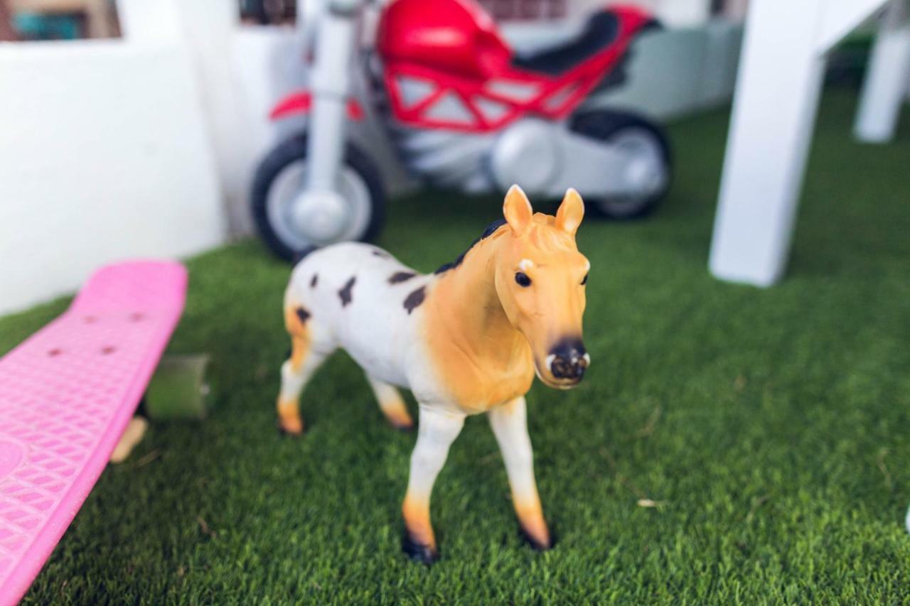 Hearts & Ponies Apartamentos Con Piscinas Privadas Cerca De La Warner Чинчон Екстер'єр фото