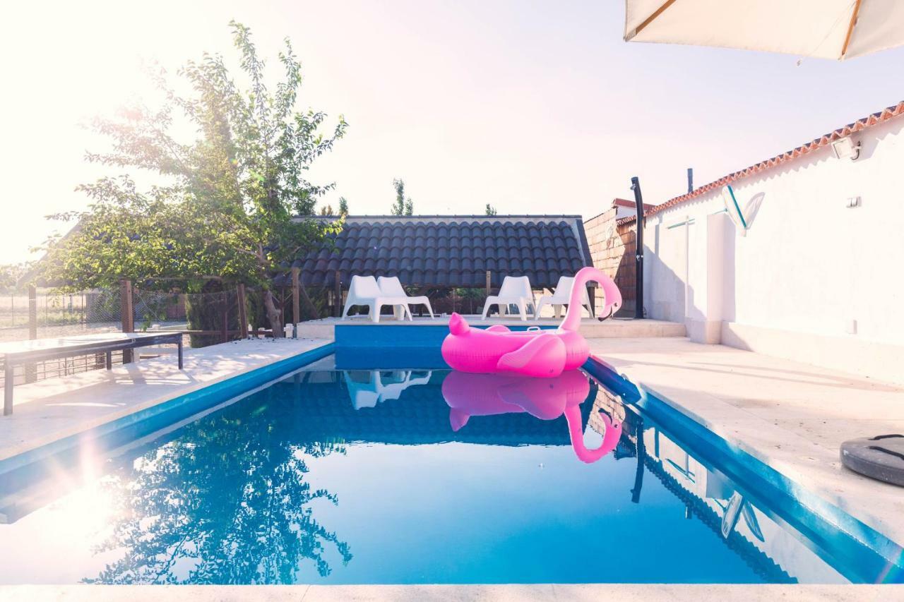 Hearts & Ponies Apartamentos Con Piscinas Privadas Cerca De La Warner Чинчон Екстер'єр фото